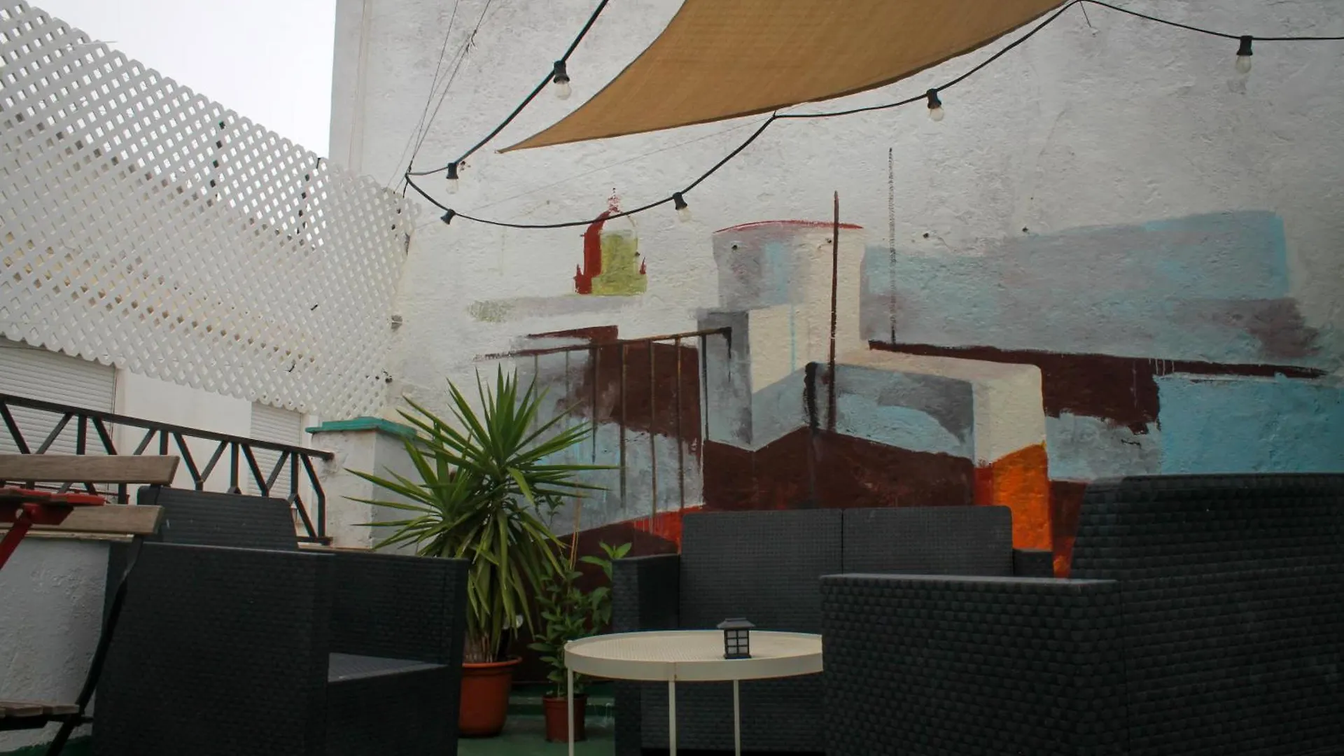 Rosa De Los Vientos Cadiz Hostel