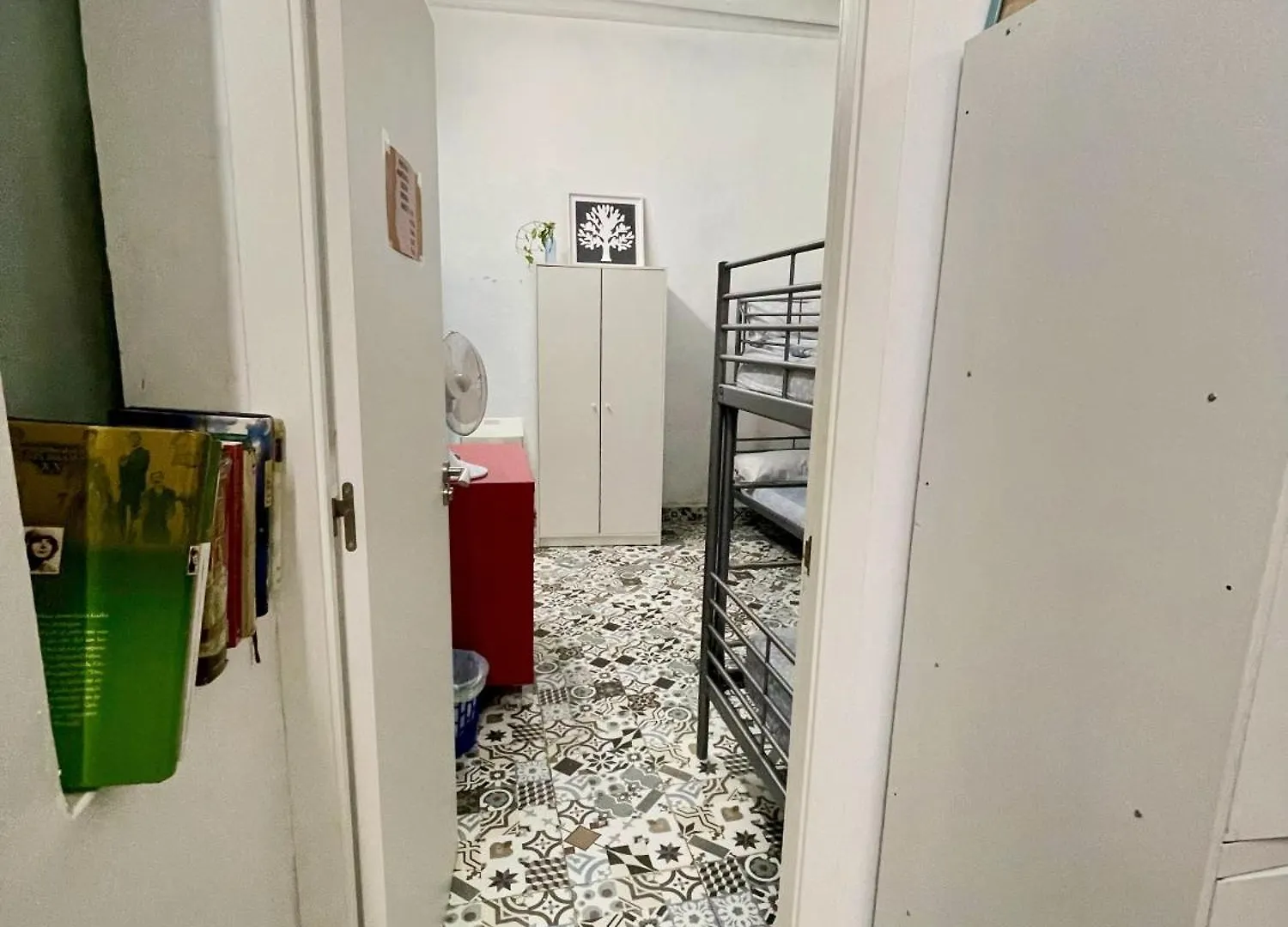 Rosa De Los Vientos Cadiz Hostel